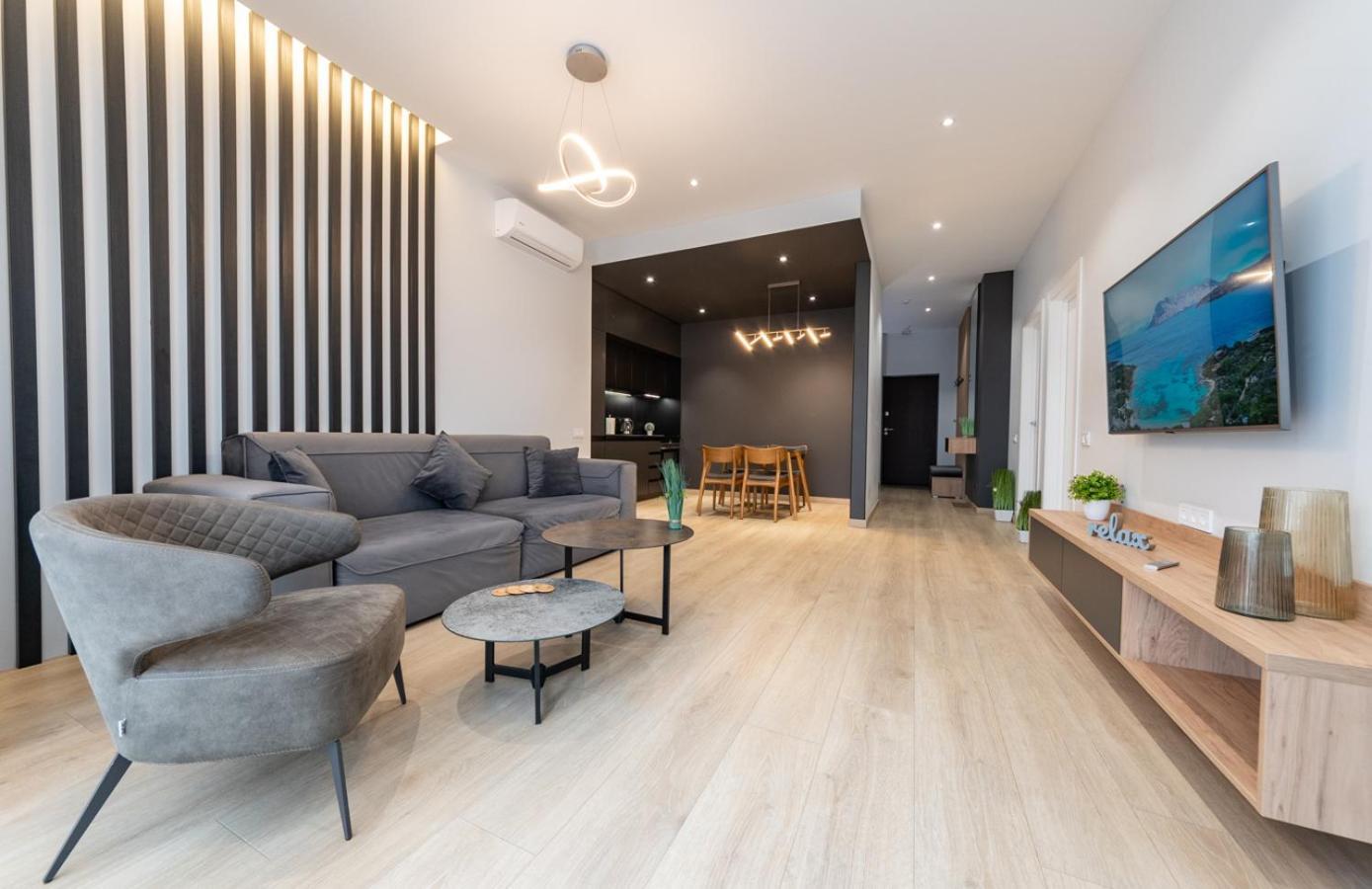 Royal Tower Residence Big Vip Apartment In Center Floor 27 Kyiv Exterior photo
