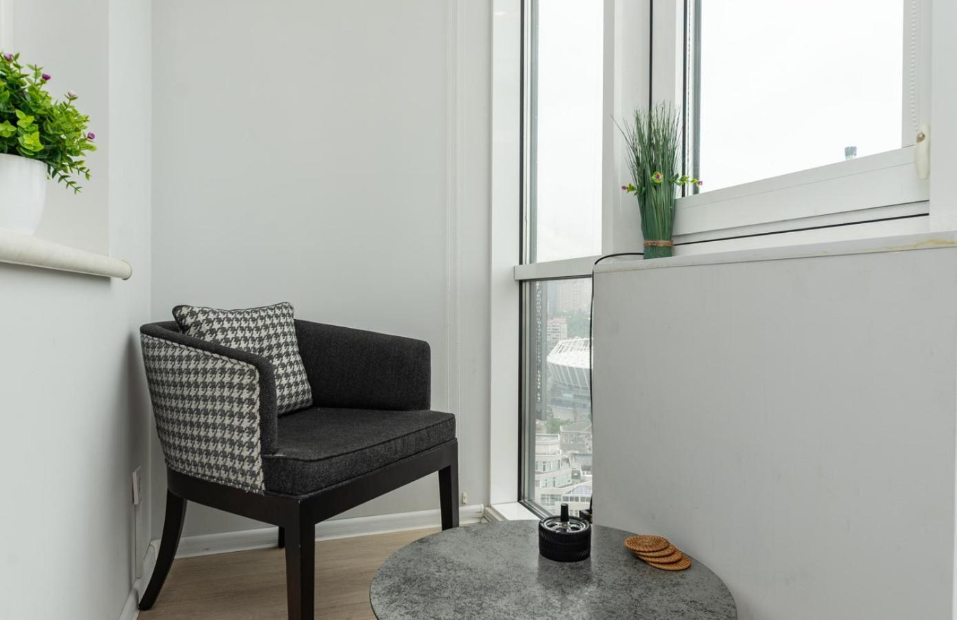 Royal Tower Residence Big Vip Apartment In Center Floor 27 Kyiv Exterior photo