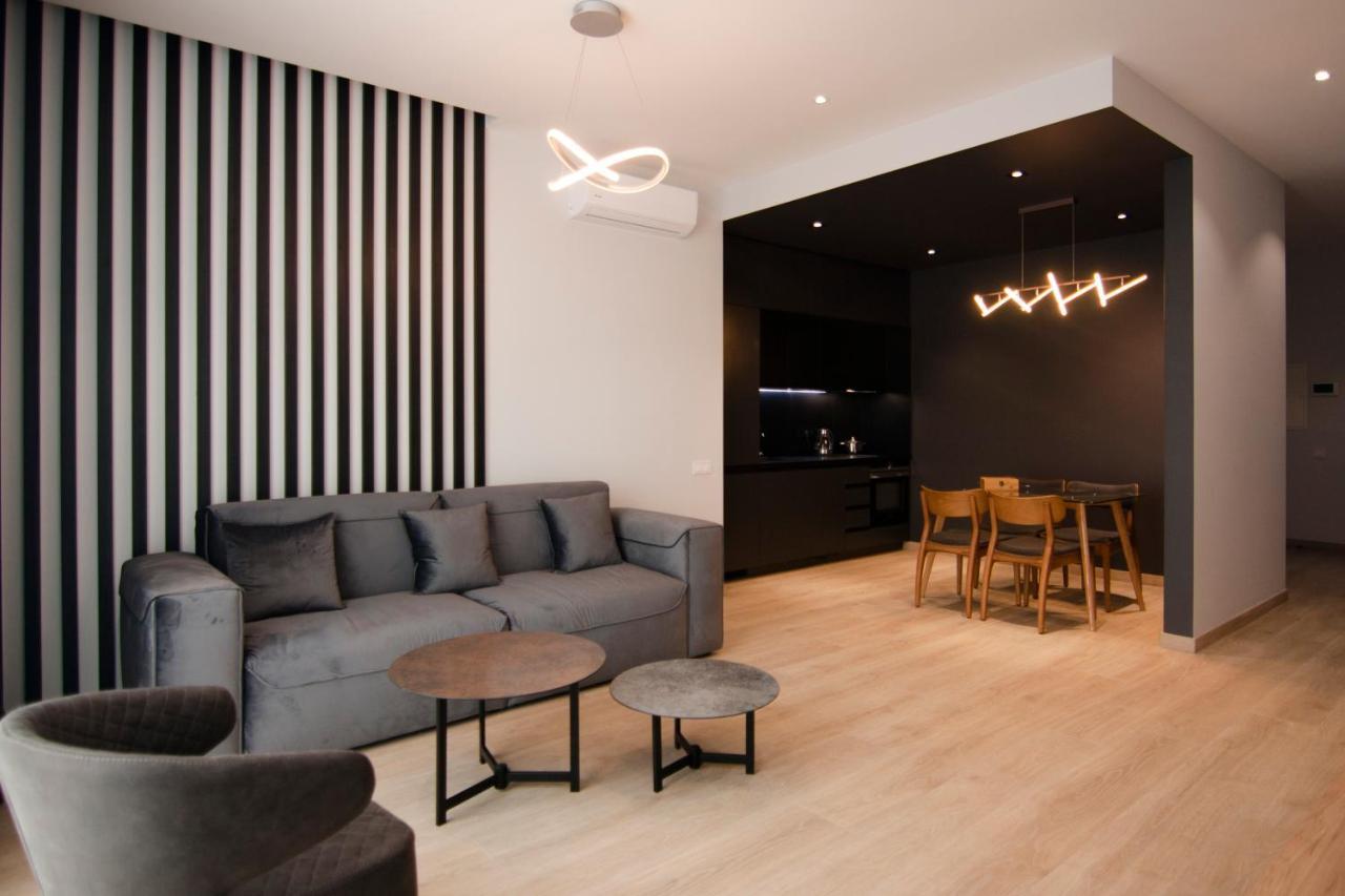 Royal Tower Residence Big Vip Apartment In Center Floor 27 Kyiv Exterior photo