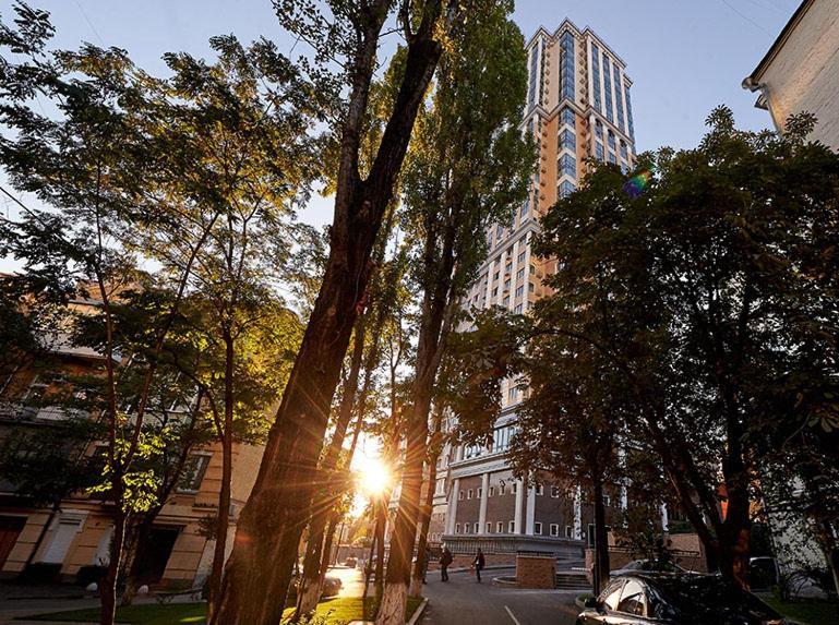 Royal Tower Residence Big Vip Apartment In Center Floor 27 Kyiv Exterior photo