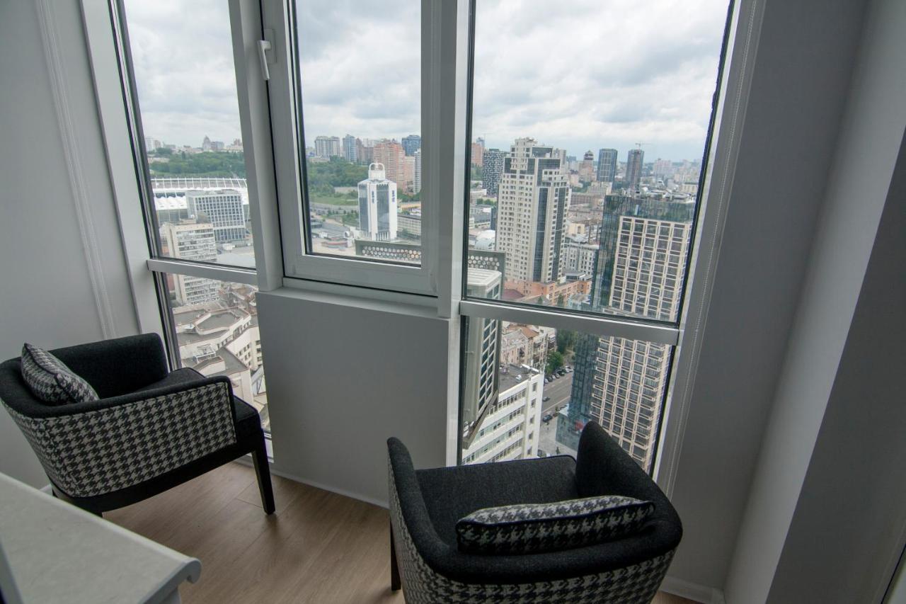 Royal Tower Residence Big Vip Apartment In Center Floor 27 Kyiv Exterior photo